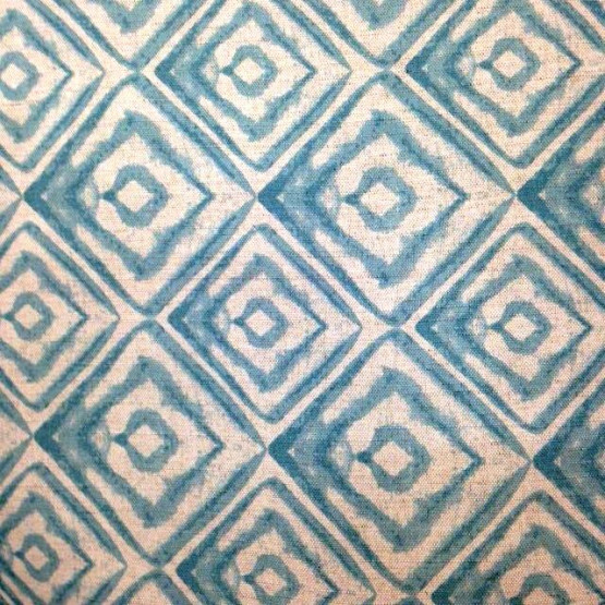 Tecido Lonita Linho Misto Estampa Digital Losangos Turquesa Fundo Linho Natural Larg 140cm 55%Algodão.22,5%Linho.13,5%Viscose.9%Poliester