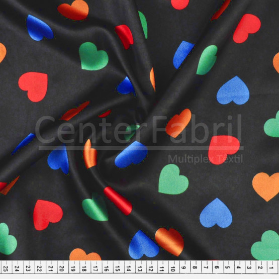 Tecido Cetim Estampado Corações Coloridos Fdo Preto Larg. 1,47mt 100% Poliester 78gr/m2