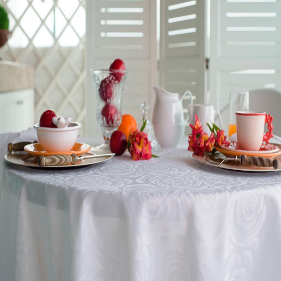 Toalha de Mesa Rosas Branca Retangular 12 Lugares - Mehndi